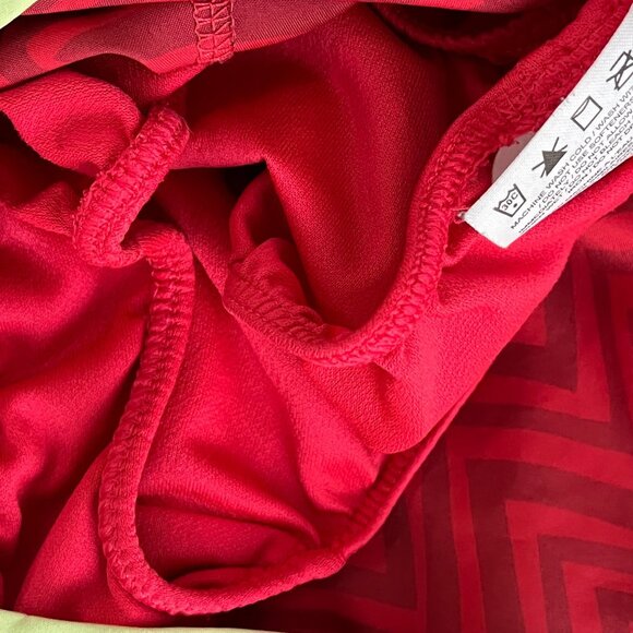 Nike Dri-Fit Red Black Chevron Running Shorts Size S - Picture 11 of 12